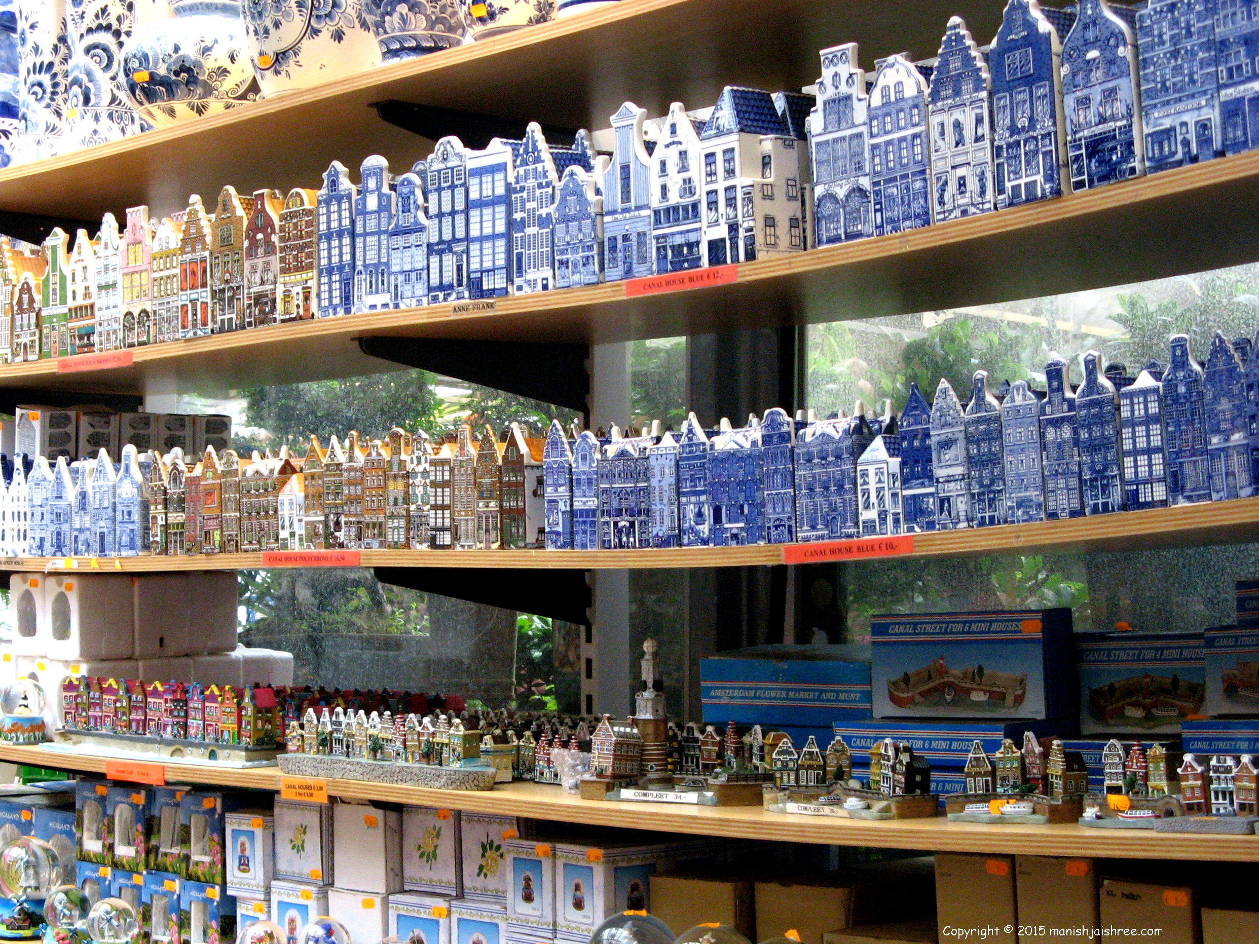 Canal houses in souvenirs