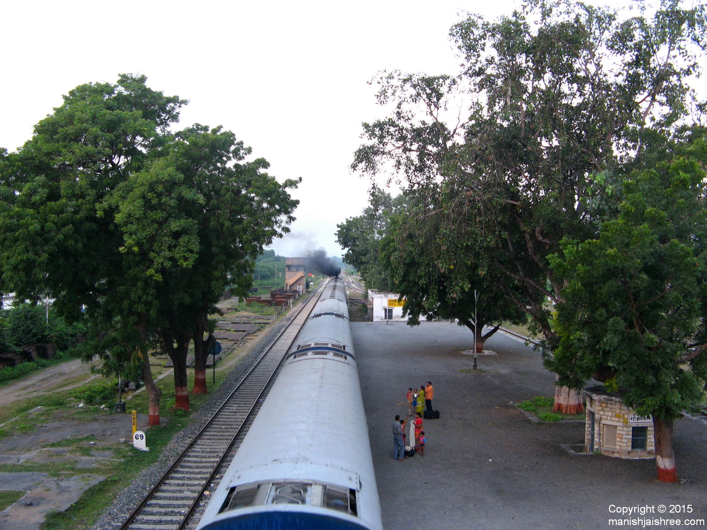 Mewar Express Leaving Mavli Junction